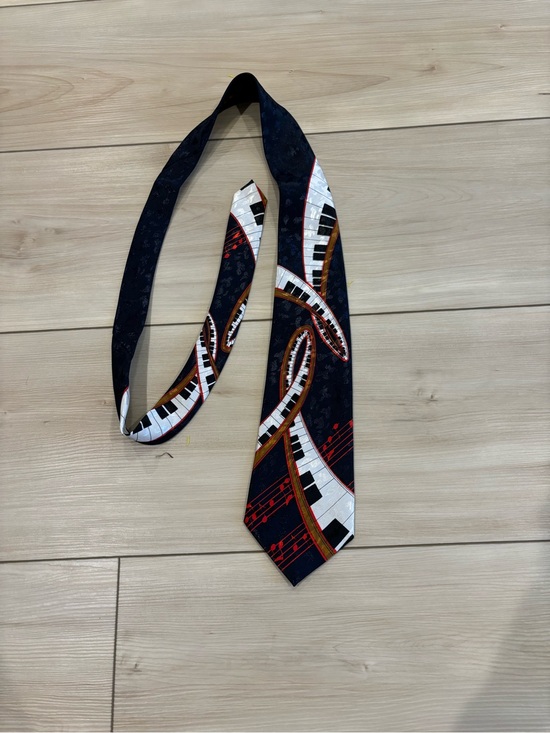 Florence By Mills Other - Florence & Co Vintage 90s Navy Music-Print Tie with Piano Key Accent